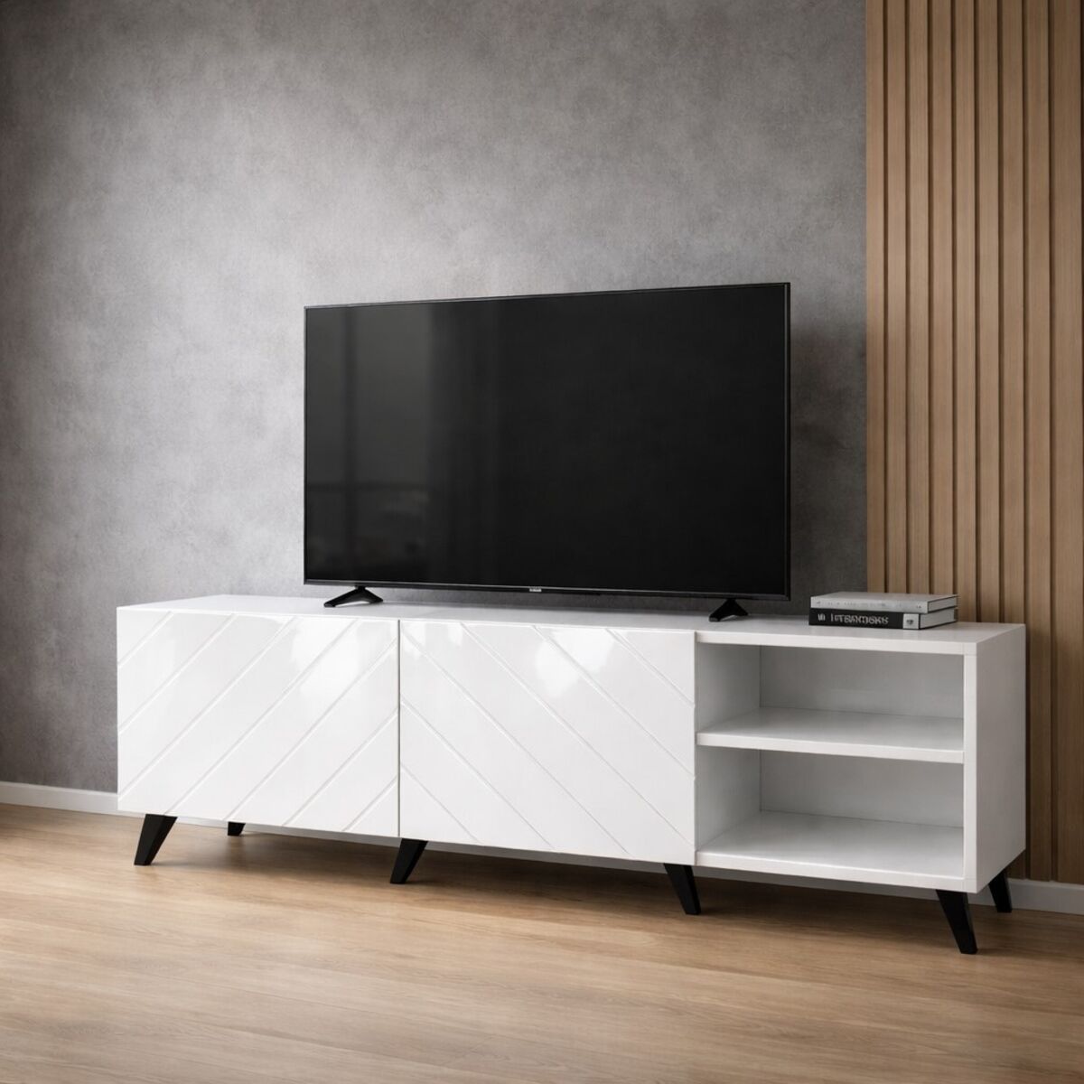 TV omara Holly 1,5