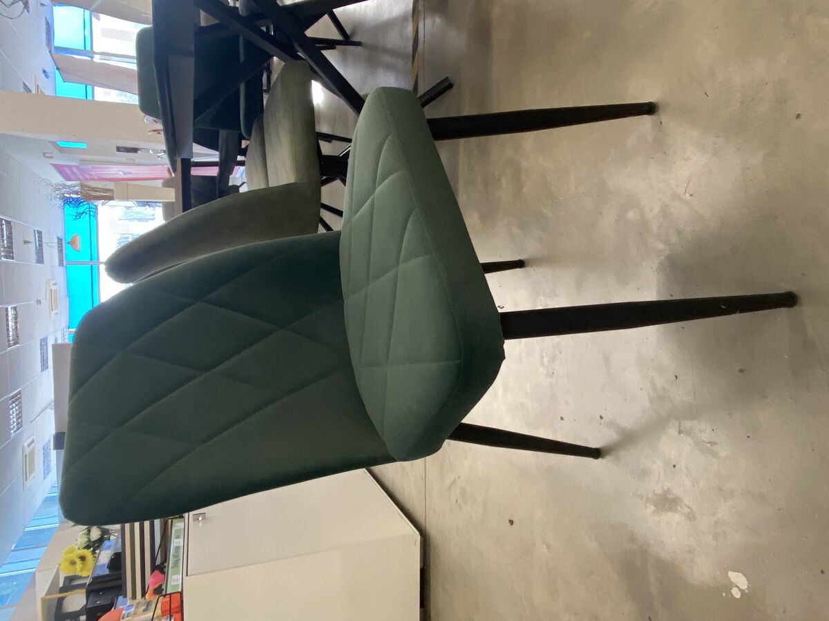 Jedilniški stol Vika eksponat