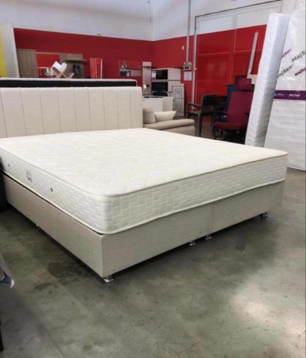 Boxspring postelja Liza 180x200 eksponat