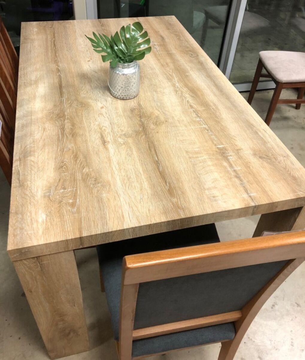 Jedilna miza Wood eksponat