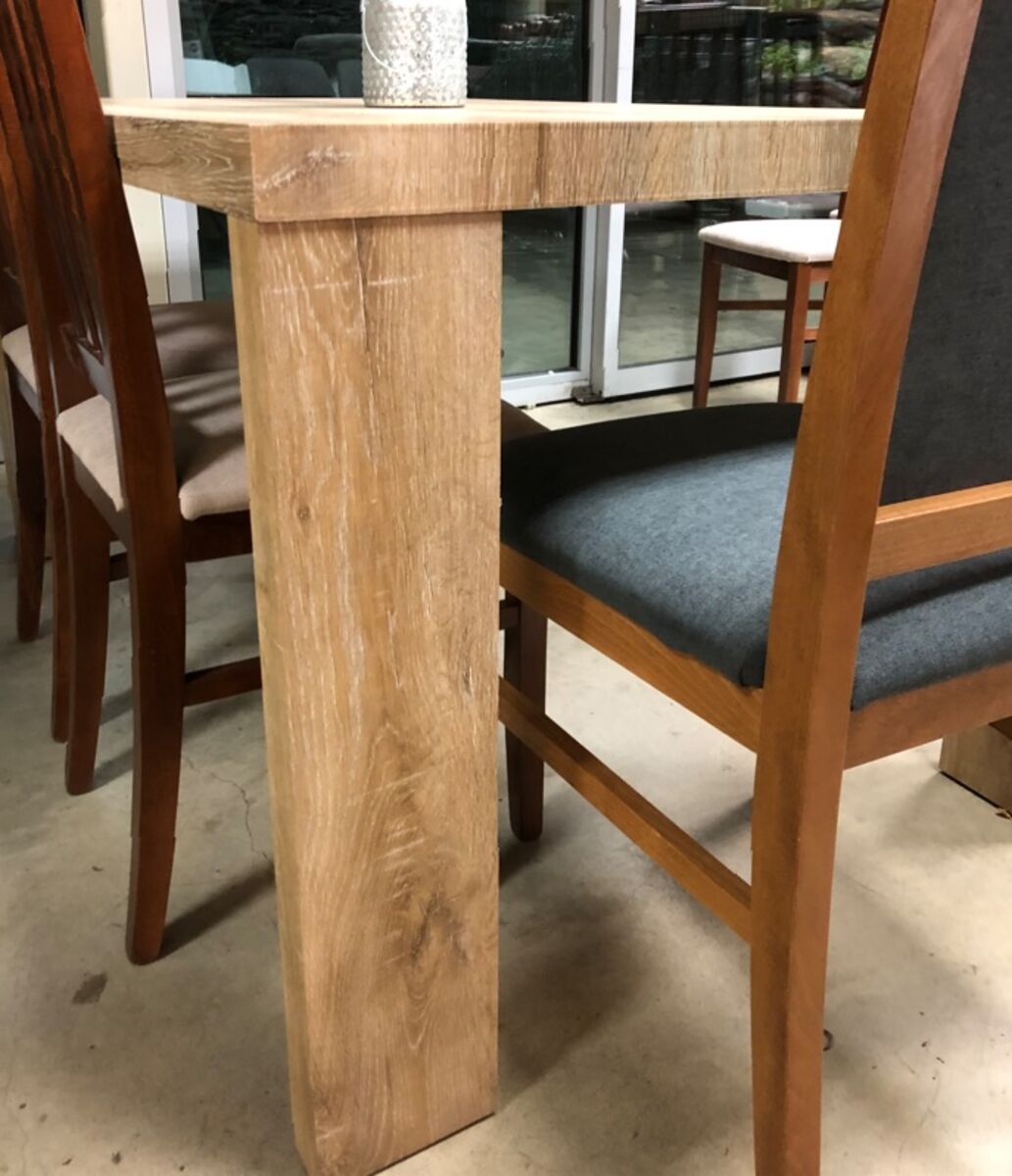 Jedilna miza Wood eksponat