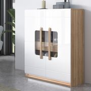 Omara z vitrino Attention